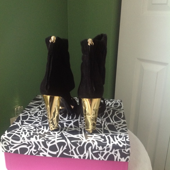 BEAUTIFUL Velvet peep toe Bootie - Picture 4 of 6